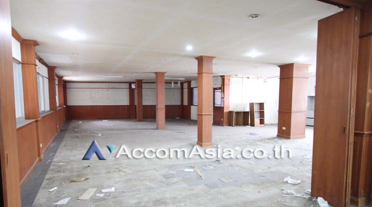  1  Office Space For Sale in Silom ,Bangkok MRT Khlong Toei AA17043
